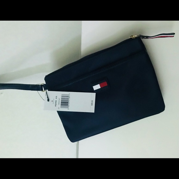 New Tommy Hilfiger Navy Wristlet made in Cambodia - Picture 5 of 16